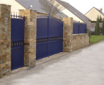 Portail battant bleu