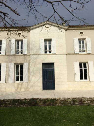 Volet battant à cadre aluminium extrudé